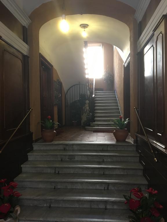 Delightful Apartment 100 Meters From The Colosseum Kültér fotó